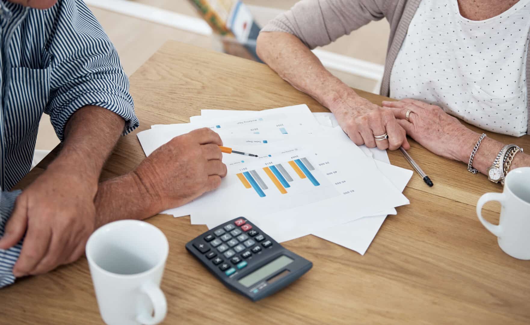 Calcul indemnité fin de carrière avec documents financiers et graphique en entreprise