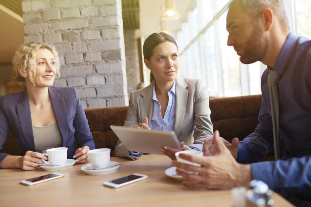 Préparer sa retraite avec un conseiller&nbsp;: échange sur les droits et la stratégie d’anticipation